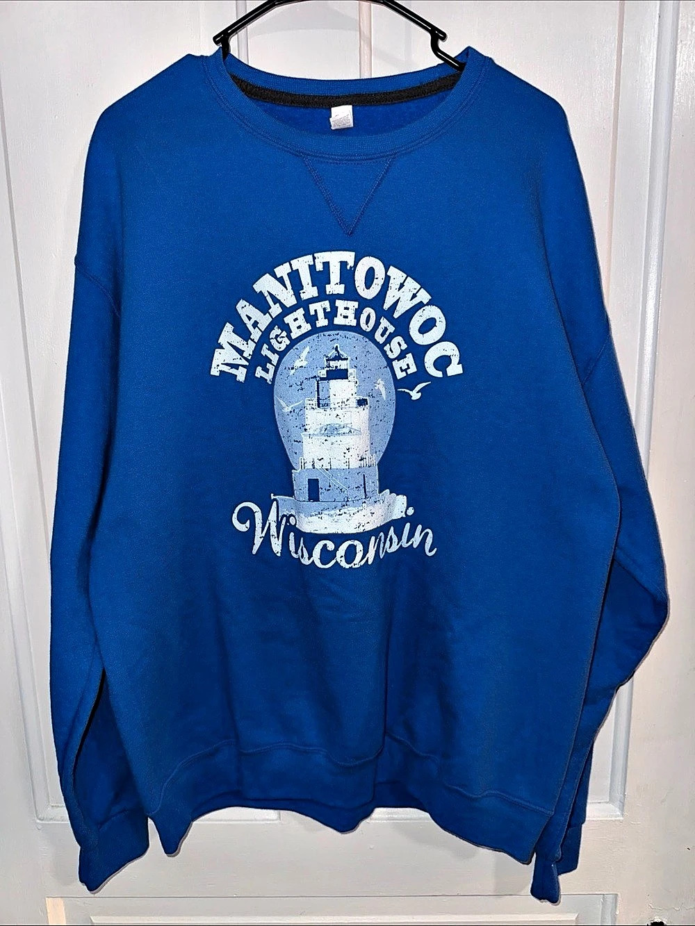 Fruit of the Loom Manitowoc Wisconsin Lighthouse Graphic Sweatshirt Size Large